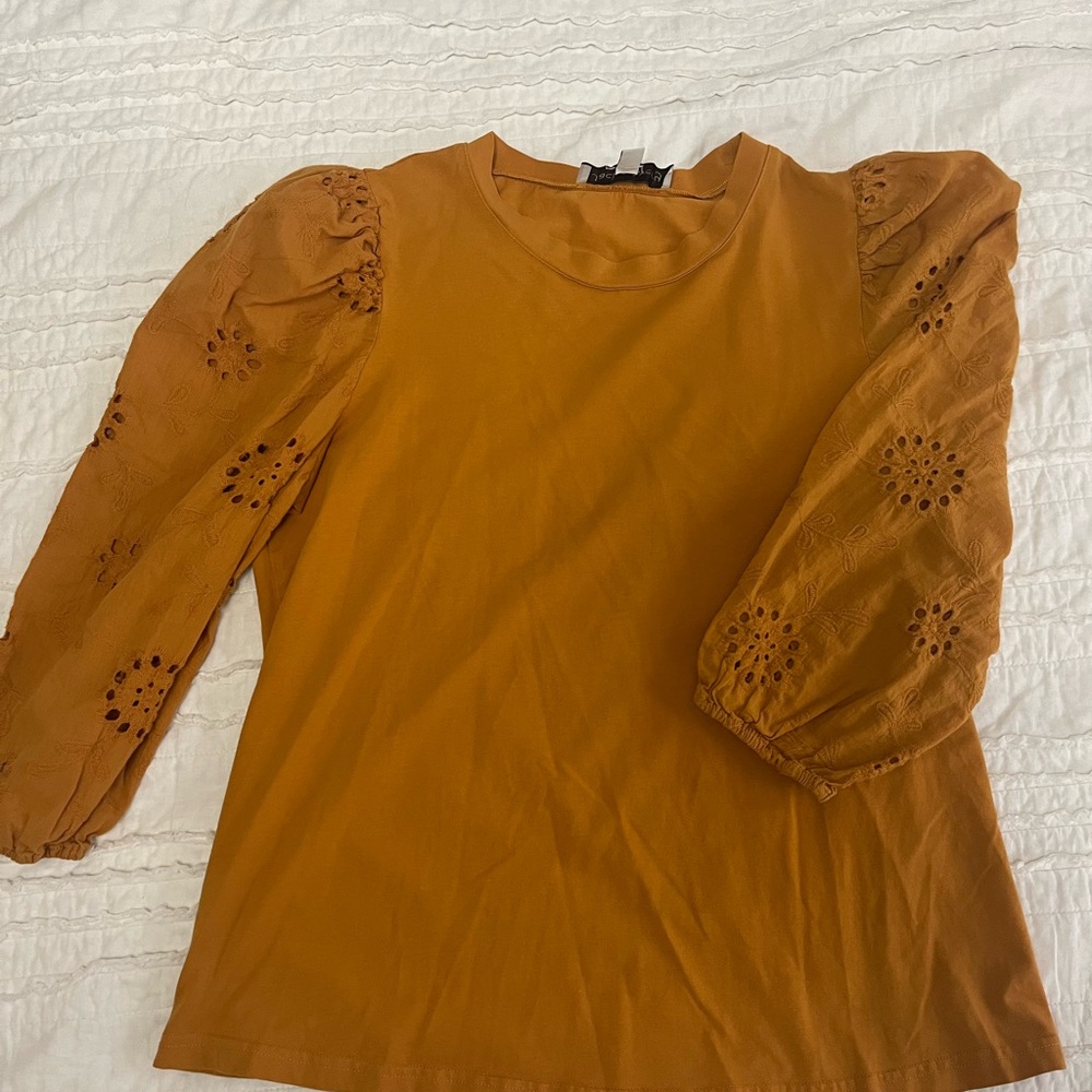 Women's Eyelet Sleeve Top